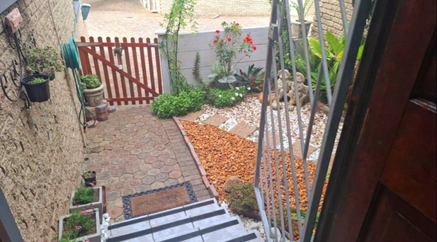 3 Bedroom Property for Sale in Heiderand Western Cape